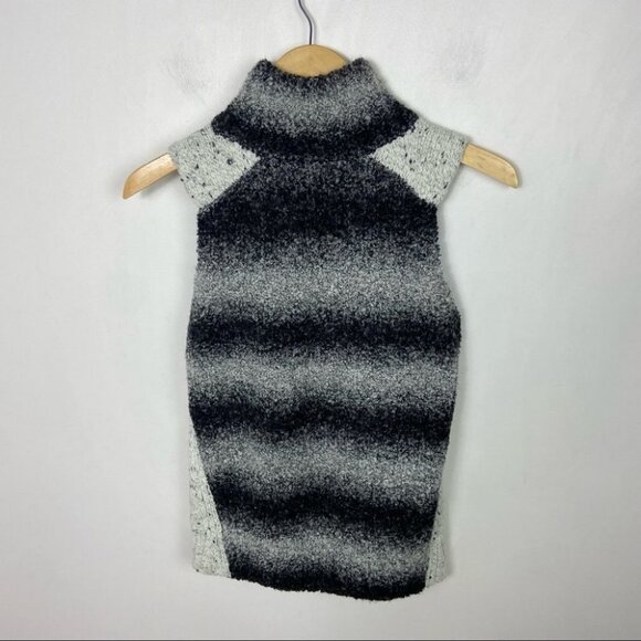 Intermix Wool Knit Sweater Top Grey Striped Size P or XS Sleeveless Chunky Gray - Picture 10 of 10